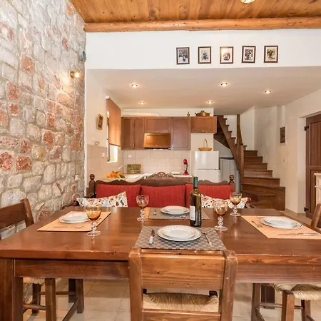 Gianni's House Omalos